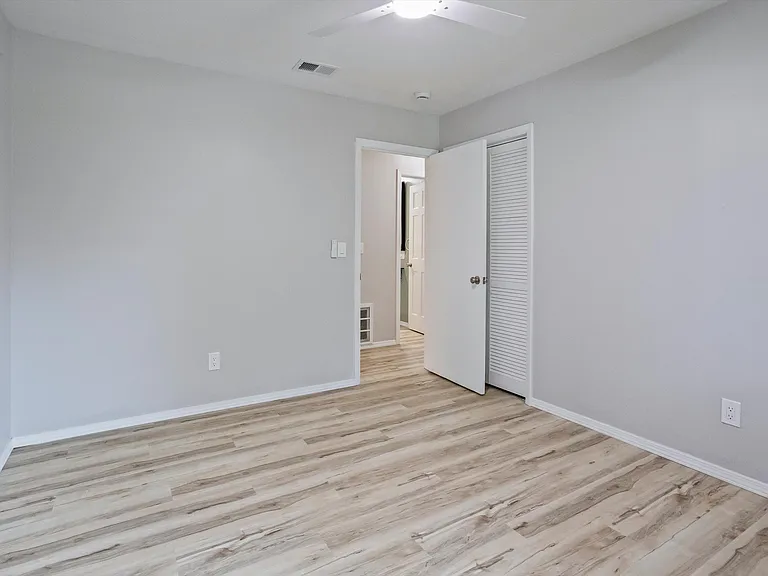 1728 Sandalwood Dr — Photo 26