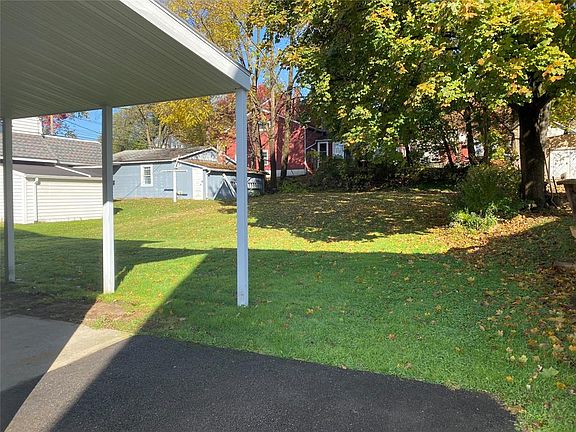 2nd image of 2903 Hall St