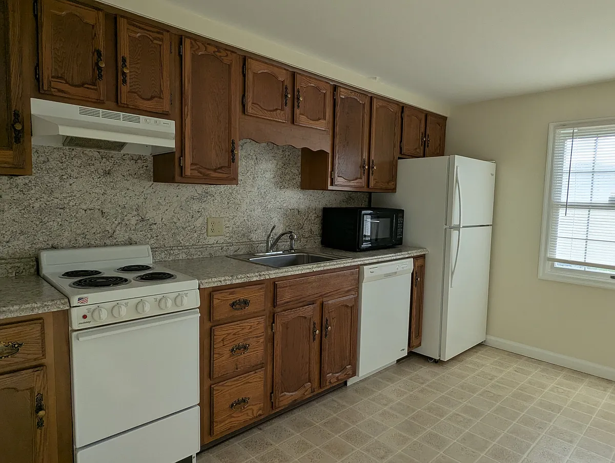 Building Photo - 482 Cedarcrest Dr