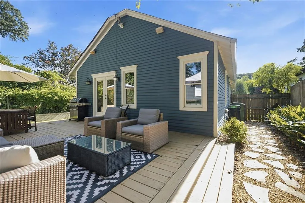 3 bed, 2.0 bath, 1356 sqft, $3,500 — Photo 3