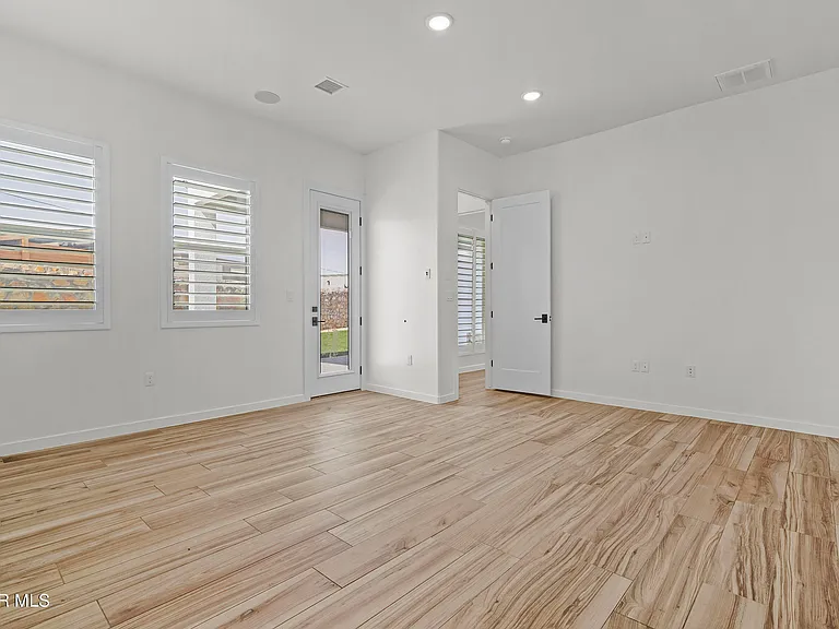 13637 Chepstow Ct — Photo 17