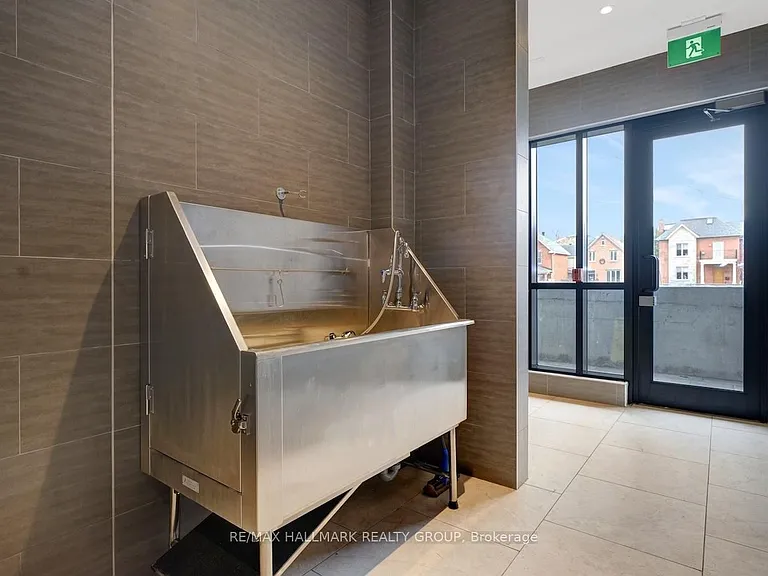 560 Rideau St #514 — Photo 33