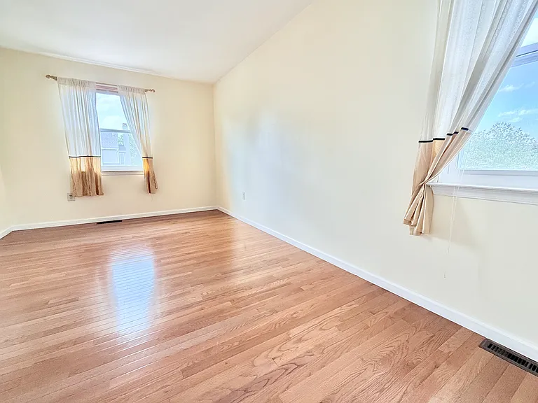101 Jonathan Dr — Photo 19