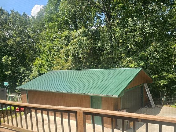 5th image of 2261A Glades Rd