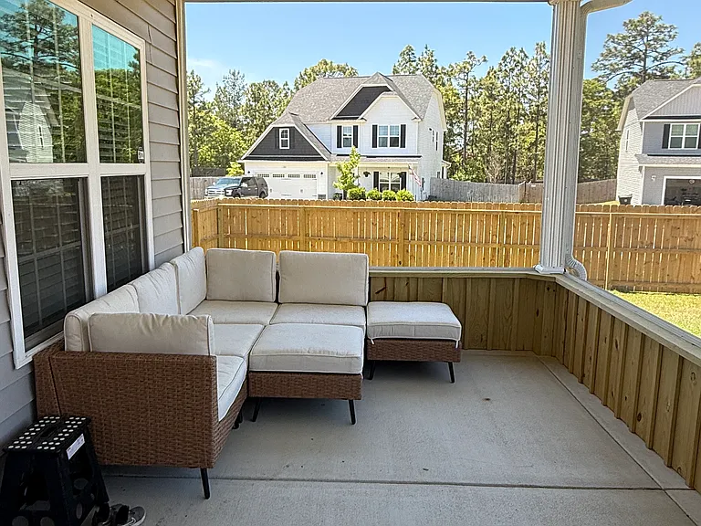 1216 Yellowwood Dr — Photo 5