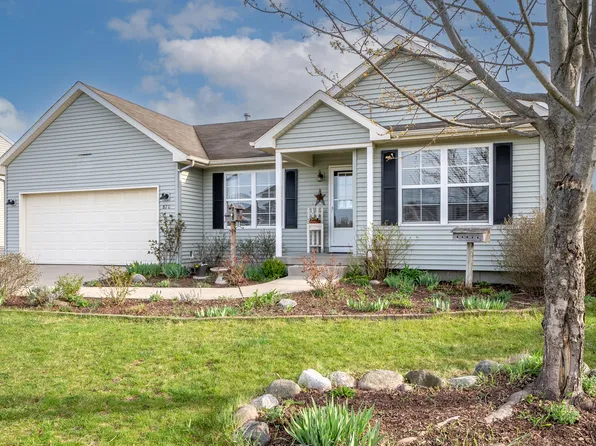 870 Green Meadows Dr, Middleville, MI 49333