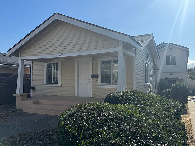 1076 Mira Mar Ave — Photo 1