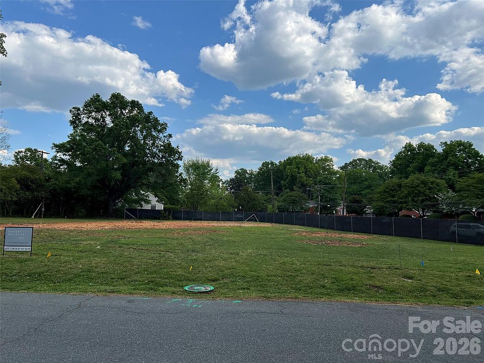 1st image of 104 Heathwood Rd