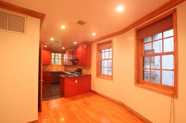 Rented by Citi Habitats | media 75