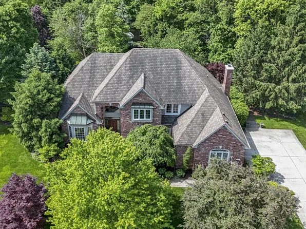 7372 Fox Hollow Rdg, Zionsville, IN 46077