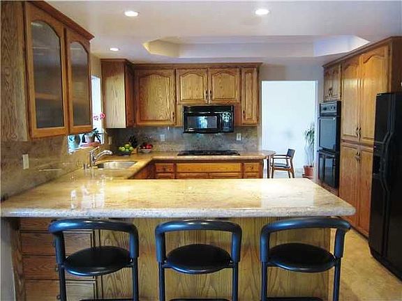 3rd image of 2511 Pruett Dr