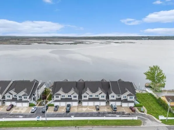 51 Arthur St, Manistee, MI 49660