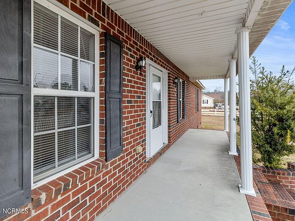 5th image of 724 Brookfield Drive