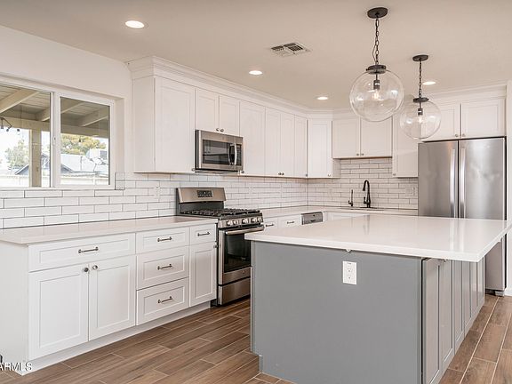 5th image of 108 E MCKINLEY Street