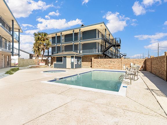 3rd image of 4289 Lac Saint Pierre Dr APT 202