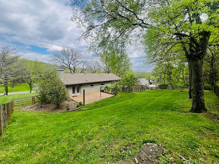 5009 Jackson Ln — Photo 4