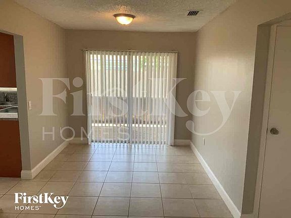 5th image of 11410 NW 40th Pl