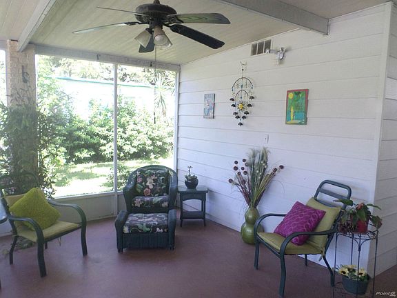 OVERSIZED SCREEN PORCH + FL ROOM!