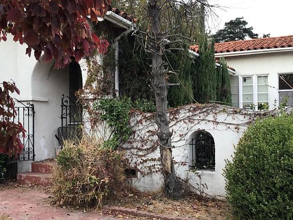 2nd image of 1653 Country Club Dr