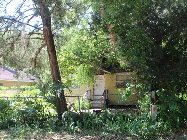 16320 3rd St, Umatilla, FL 32784