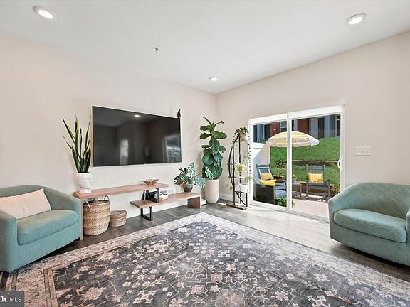 4th image of 200 Honey Ln