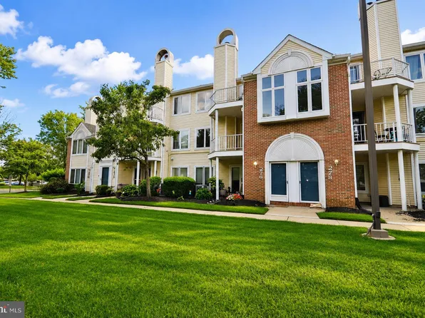 276 Juanita Ct, Levittown, PA 19057
