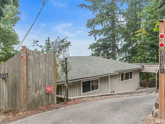 2nd image of 3131 E Lake Sammamish Pkwy SE