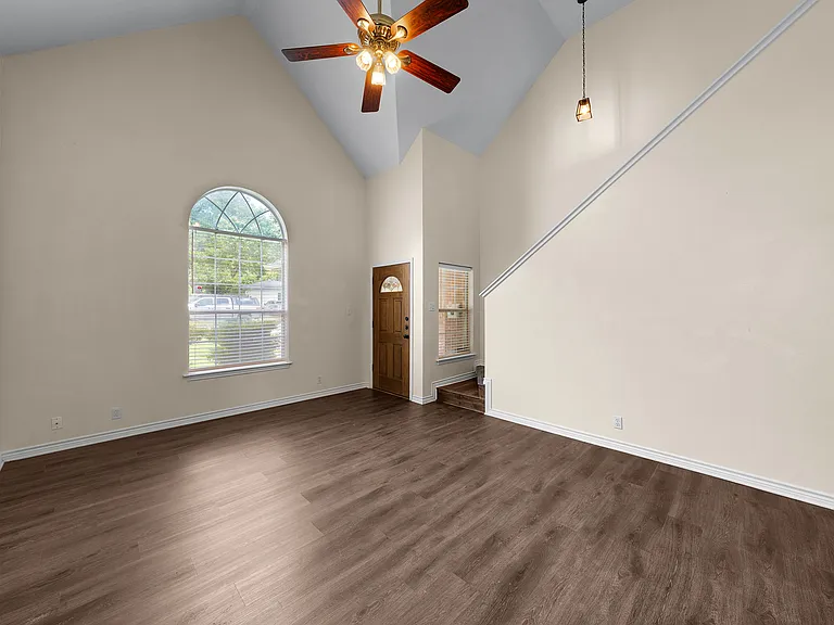 324 N Tolbert Ave — Photo 6