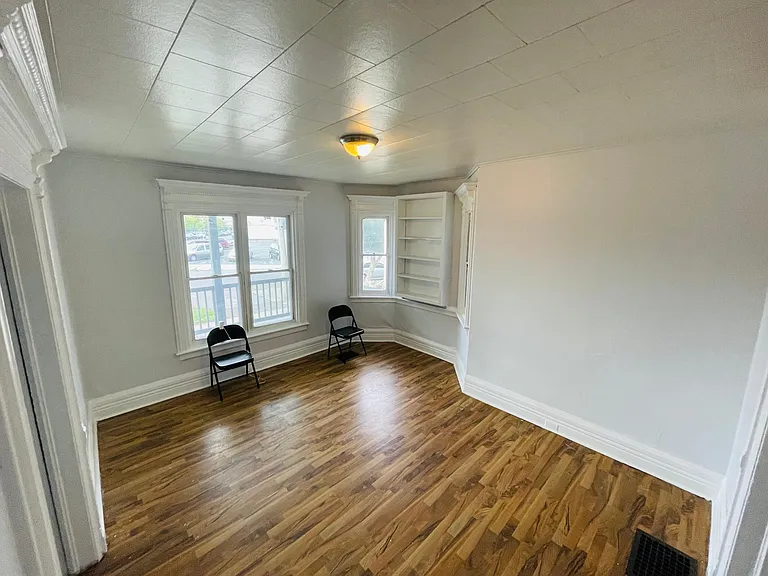 327 Hampshire St #1 — Photo 14