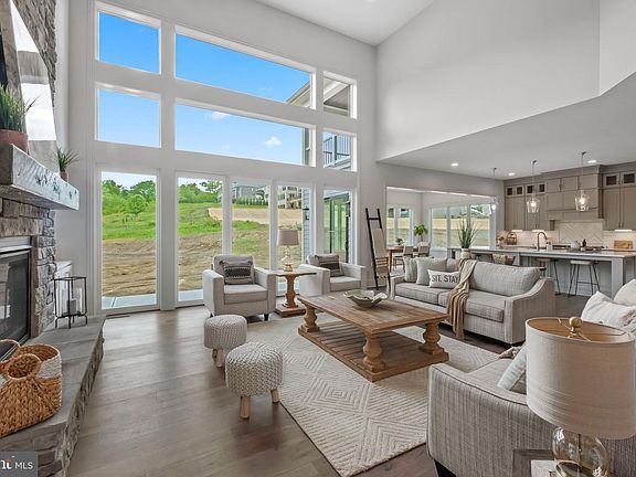 3rd image of 355 Bronson Cir #R1d
