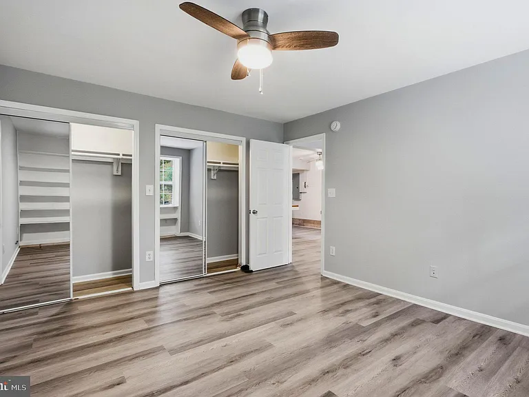 4915 Powell Rd — Photo 32