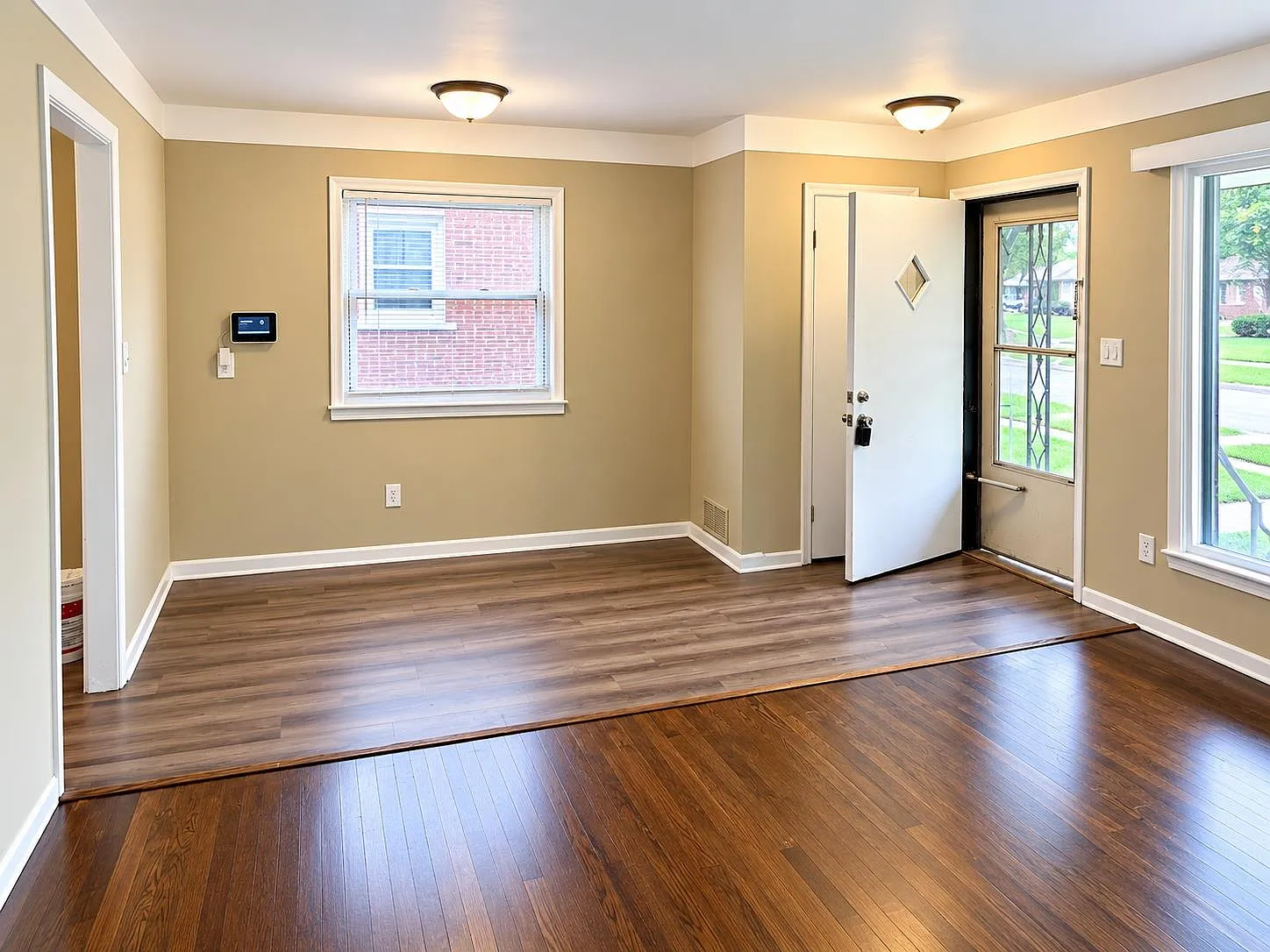 3 bed, 1.0 bath, 1008 sqft, $1,400 — Photo 4