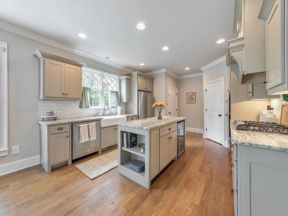 4th image of 4856 Grandview Ct