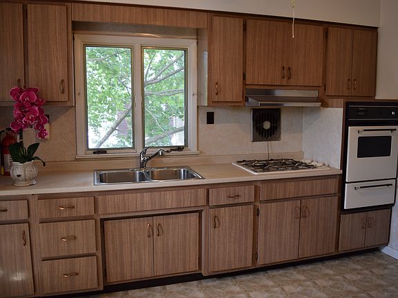 4th image of 504 Kissel Ave