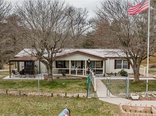 104 Pinetree Rd, Parkersburg, WV 26101