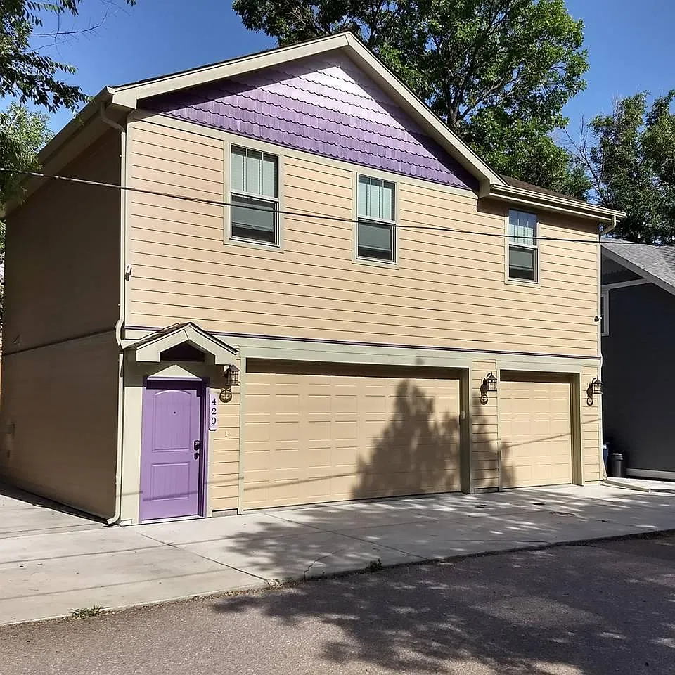 420 N Corona St — Photo 1