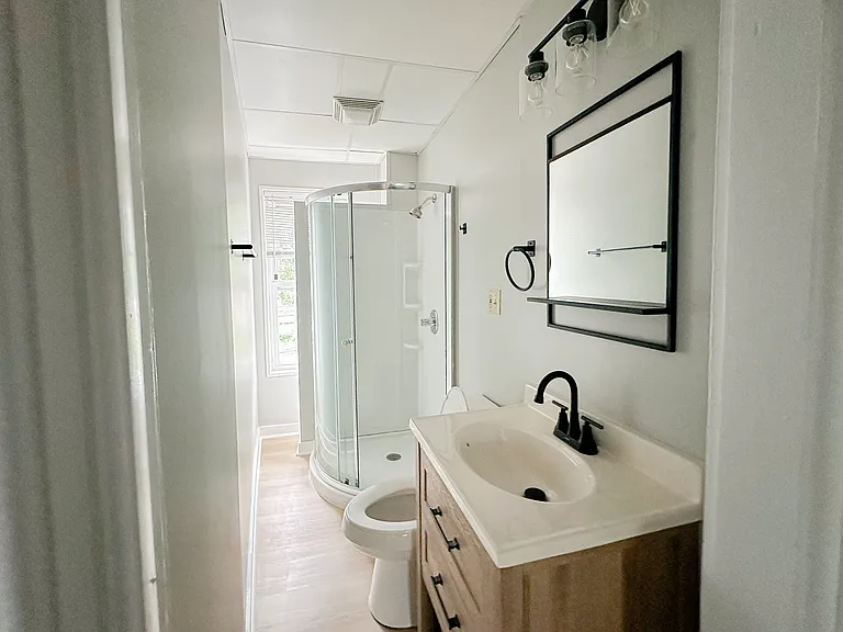 2313 East Ave — Photo 2