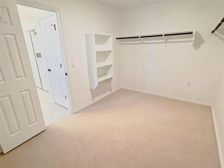 6724 Ellsworth Walk — Photo 12