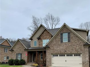 122 Loganberry Ct, Clemmons, NC 27012