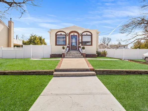 1517 10th Street, West Babylon, NY 11704