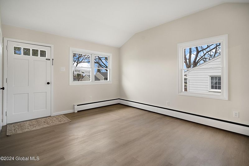 3rd image of 17 Nelson Avenue