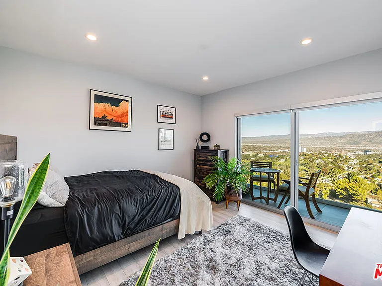 7191 Pacific View Dr — Photo 13