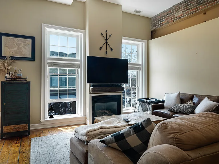 141 Washington St #2 — Photo 5