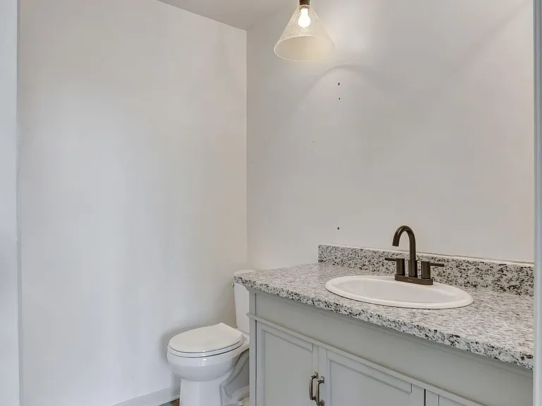 6469 Fleetwood Dr — Photo 20