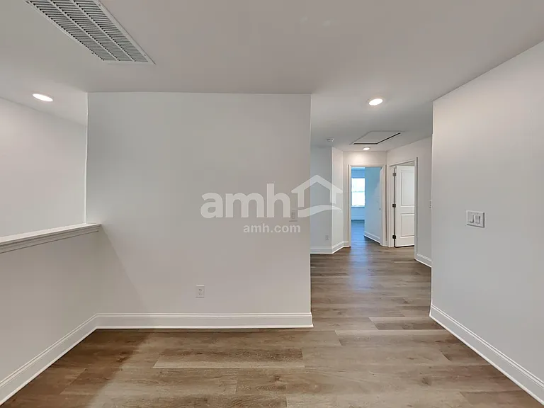 1039 Highland Walk — Photo 12