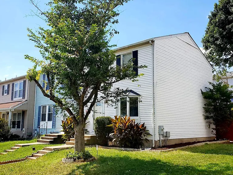 16 Craftsman Ct — Photo 3