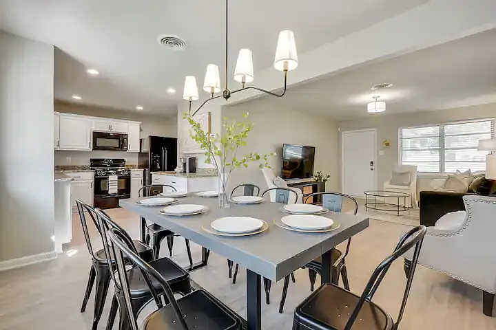 3 bed, 1120 sqft, $6,000 — Photo 4