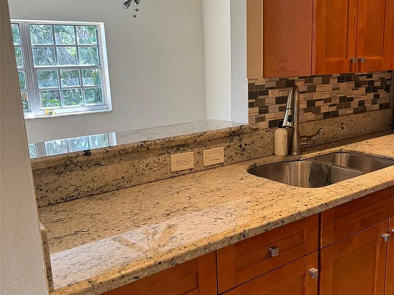 1407 NE 56th St #201 — Photo 7