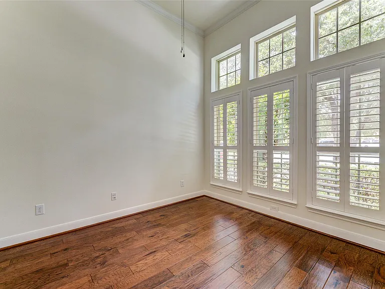 1335 Altavilla Ln — Photo 8