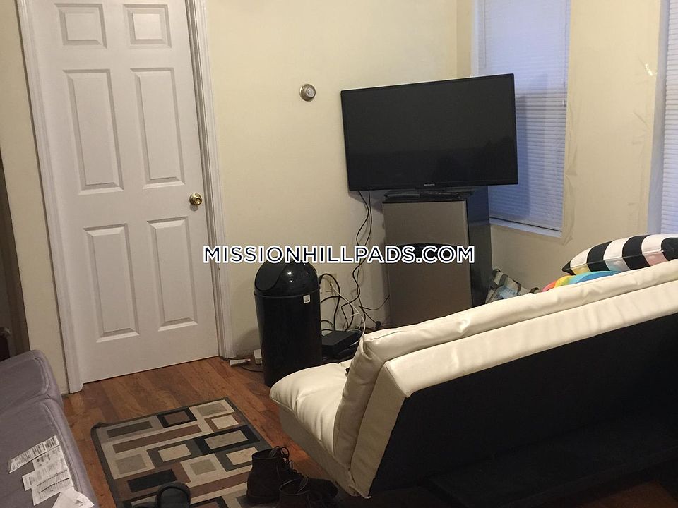 2nd image of 840 Huntington Ave #1AB